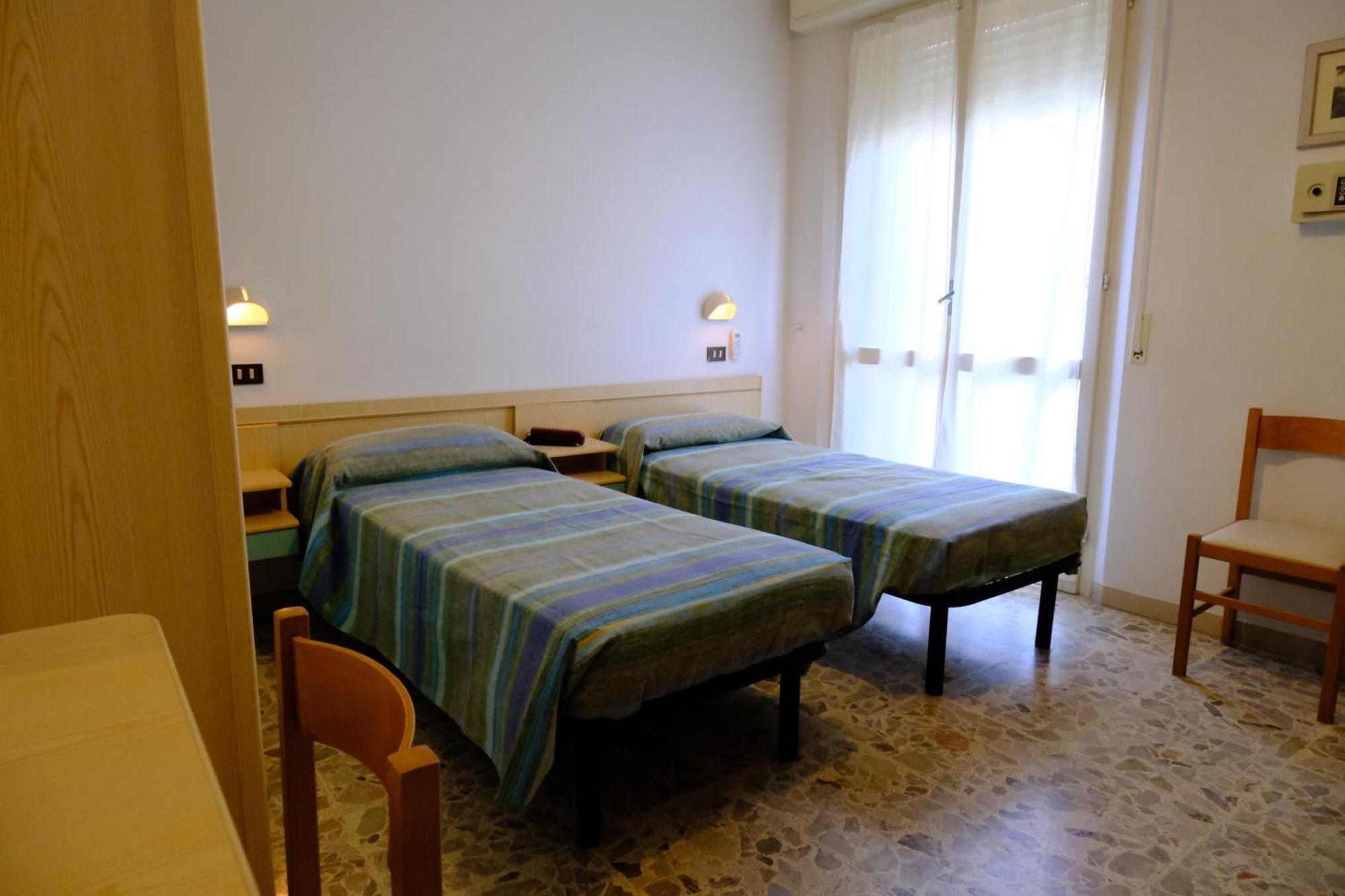 Hotel Chiara Rimini Buitenkant foto